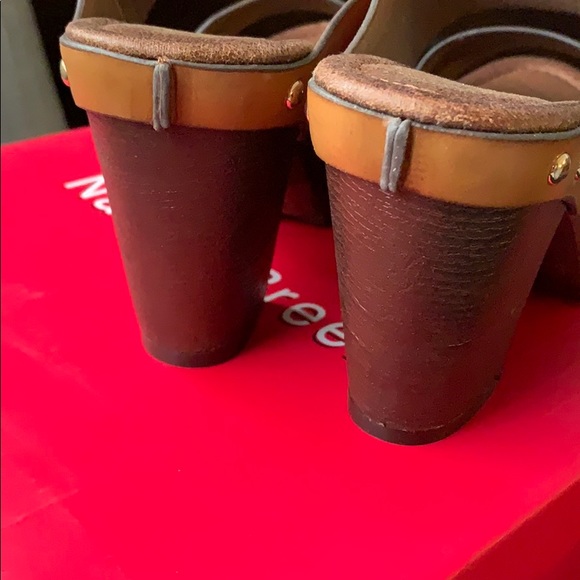 Tan Wood Effect Heel Mules Clogs - Picture 6 of 6